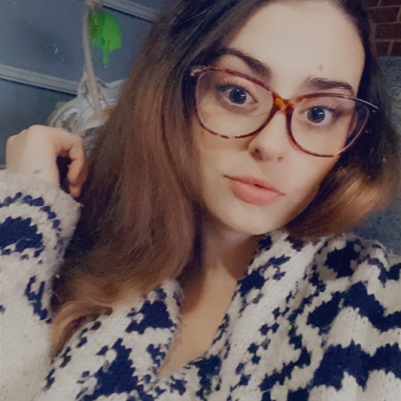 Meet your Posher, Megan - Picture 1 of 1